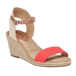Lucky Brand Kavelli wedge espadrille sandal. Size 8. Cayenne color.